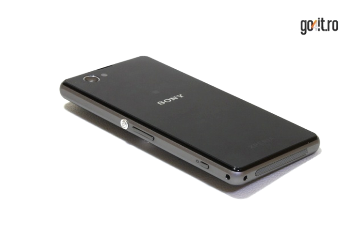 Sony Xperia Z1 Compact - butoanele pe o singură latură