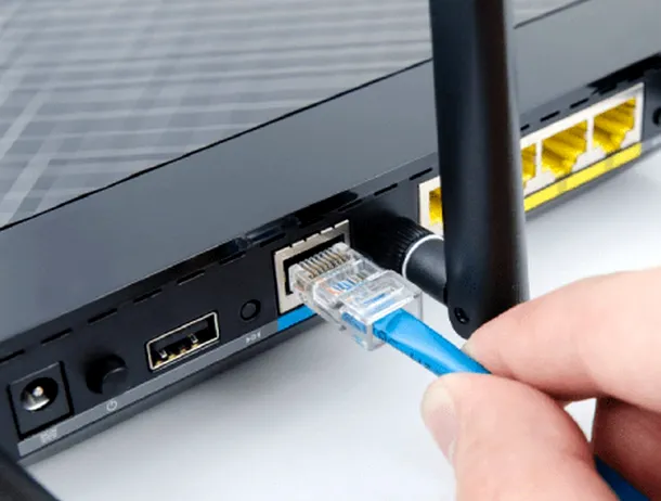 Asus repară două vulnerabilități grave ale routerelor. Un fișier VPN malițios putea permite comenzi cu privilegii de root