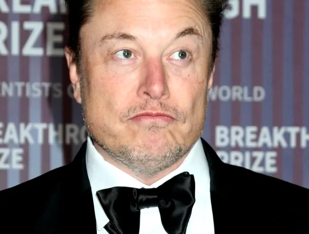 Elon Musk plasează responsabilitatea restricțiilor Starshield din Ucraina în curtea Casei Albe