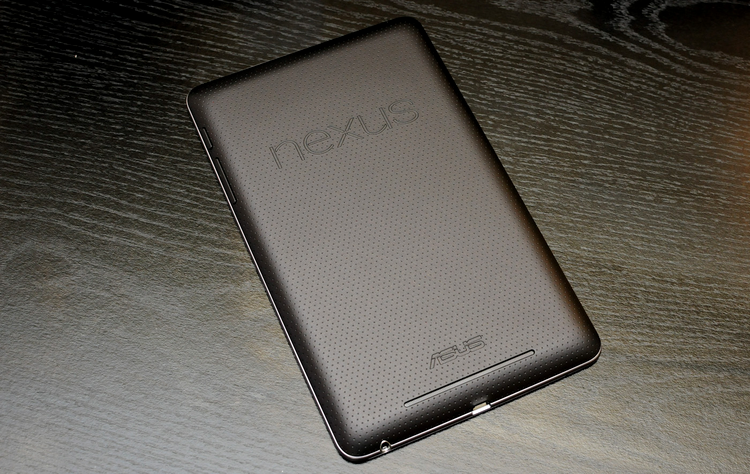 Tableta Nexus 7 va avea o versiune mai mare şi mai bine dotată