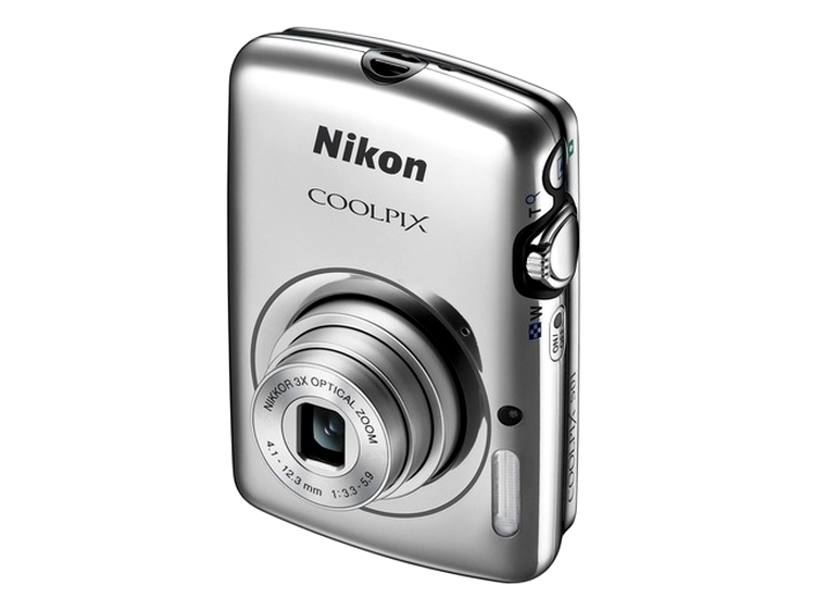 Nikon Coolpix S01 - 77 mm lungime şi 96 g