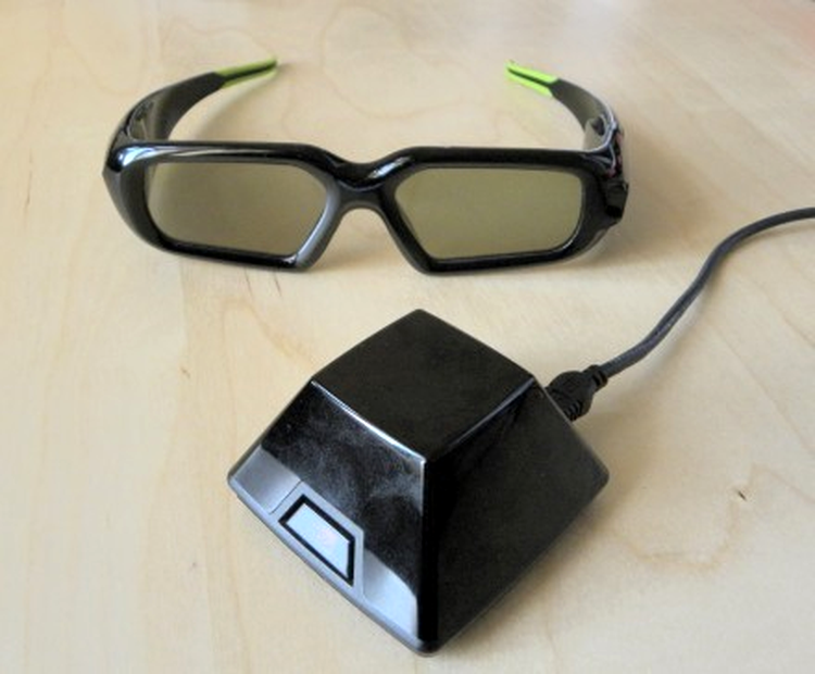 Ochelarii cu obturator de la Nvidia şi dispozitivul de sincronizare