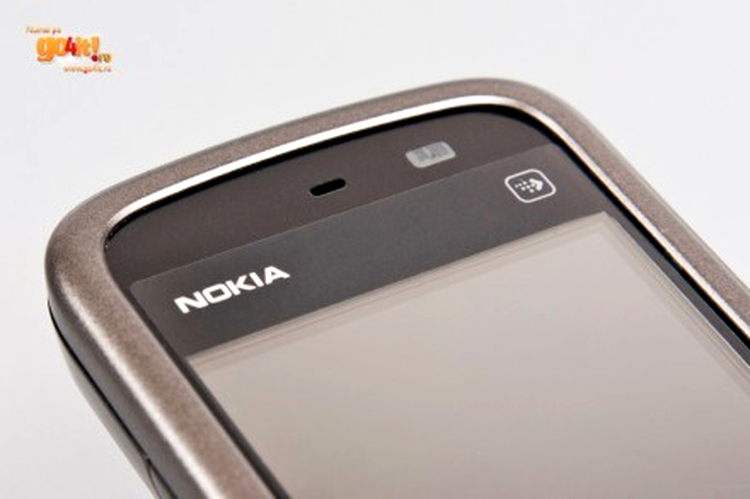 Nokia 5230 - cu senzor de proximitate, dar fără cameră frontală