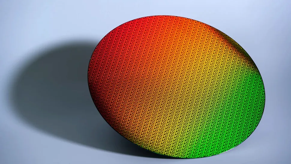 Intel Foundry câștigă teren: Apple testează 18A-P, iar Google analizează tehnologii avansate de ambalare