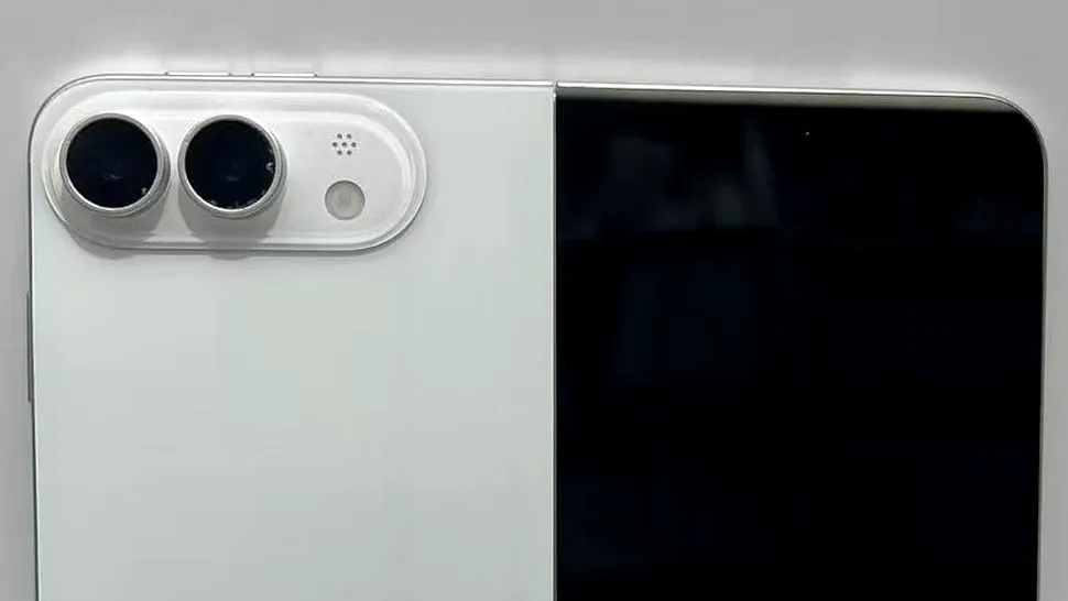 Iată cum arată foliile de protecție pentru iPhone Ultra. Ce detalii dezvăluie despre viitorul plabil de la Apple