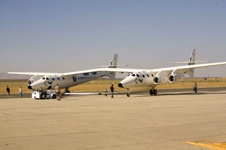 Virgin Galactic WhiteKnightTwo va face peste 40 de zboruri de test
