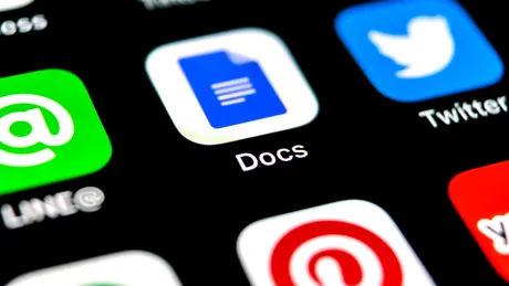 Google Docs poate genera rezumate audio cu ajutorul inteligenței artificiale