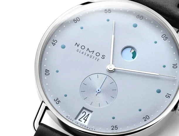 Nomos Glashütte lansează Metro Date Power Reserve Ice Blue: specificații, noul calibru DUW 4701 și preț