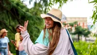 BANCUL ZILEI. BULĂ: – Bubulino, cum ai reacționa dacă m-ai vedea sărutându-mă cu o ispită?