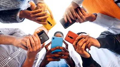 Prețul mediu al smartphone-urilor urmează să crească. Cât va ajunge să coste un telefon în 2029?