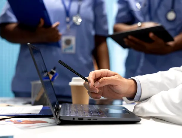 Formularele medicale trec în format digital prin portalul eSănătateaMea de la 1 septembrie