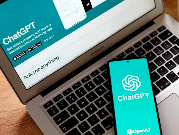 ChatGPT și Gemini nu reduc programul. Studiu: angajații muncesc mai mult cu AI