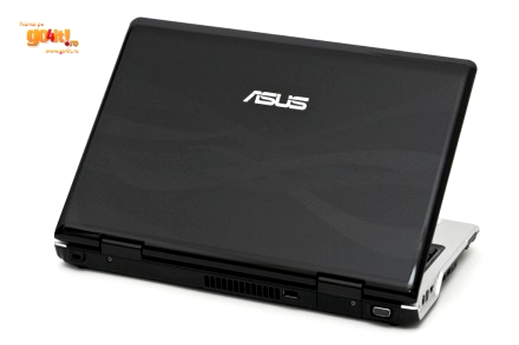 Asus F81 are o greutate de 2,4 kg