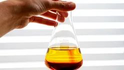 Oamenii de știință au creat un catalizator revoluționar care triplează producția de metanol din dioxid de carbon