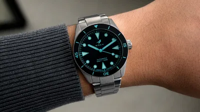 Wren lansează Diver One Abyss, un ceas de scufundări cu cadran ultra-negru care absoarbe 99,4% din lumină