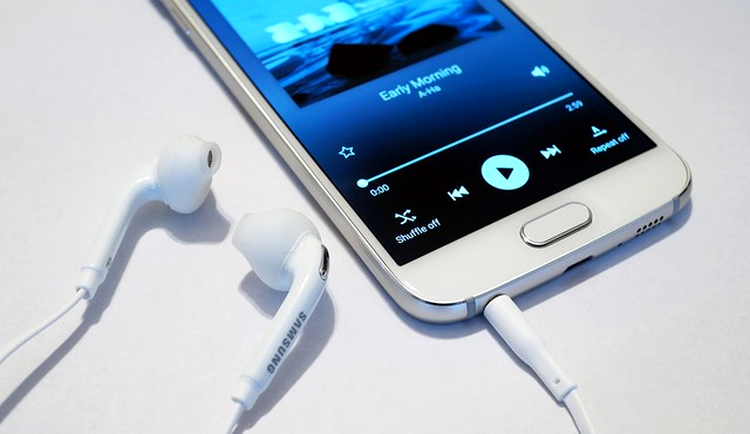 Samsung Galaxy S6: un player portabil competent