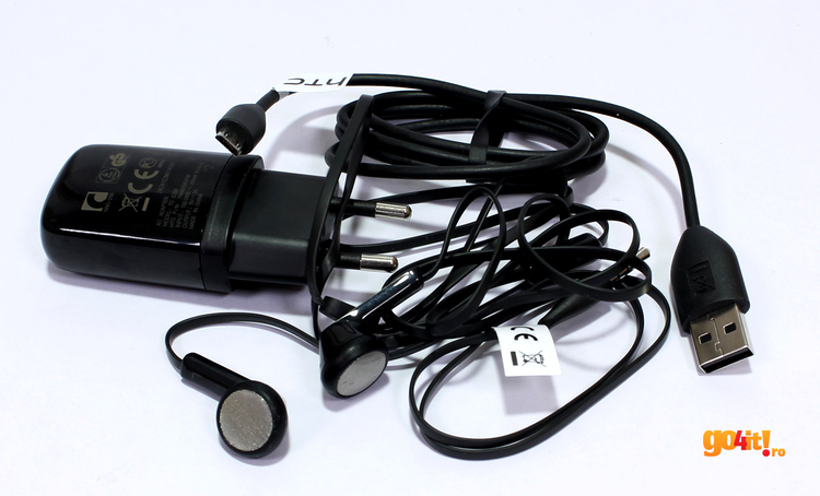 HTC One V - pachetul cu accesorii