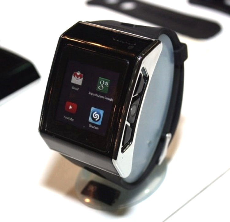 Exetech XS-3 -  cu sistem Android 4.0.4 şi acces la magazinul Google Play