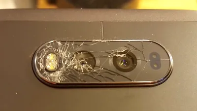 LG V20, reclamat pentru probleme la scutul din sticlă aplicat camerei foto