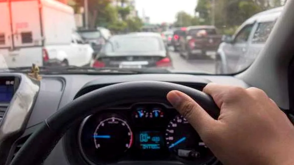 Cum arată „mașina fără roți”, dispozitivul care îți permite să conduci de la distanță mașinile de Taxi