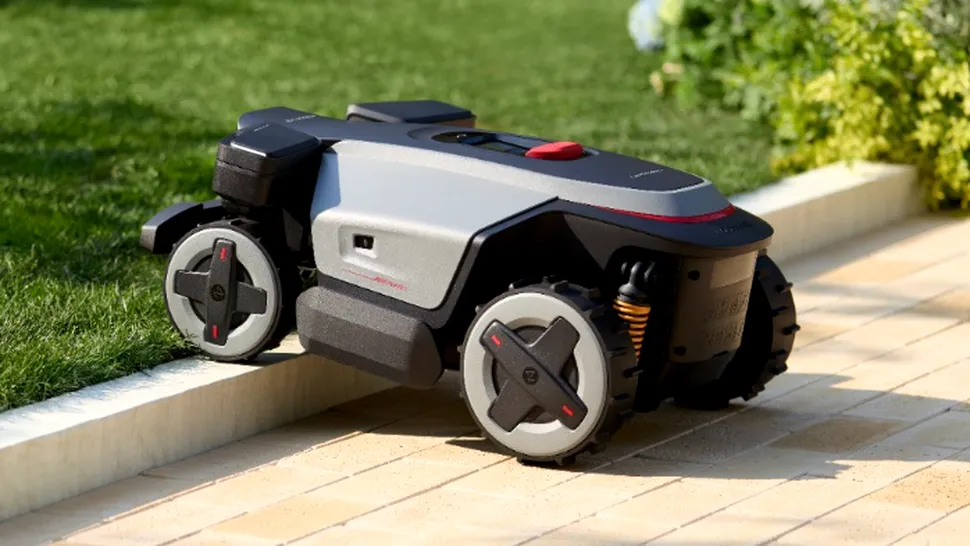 O nouă generație de roboți de tuns gazonul ajunge în România, cu AI și LiDAR pentru navigație autonomă