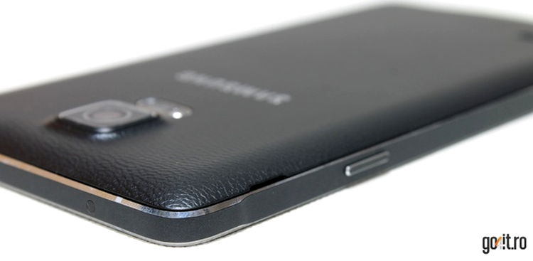 Samsung Galaxy Note 4: muchii teşite lucioase, margini eloxate şi antene bine camuflate