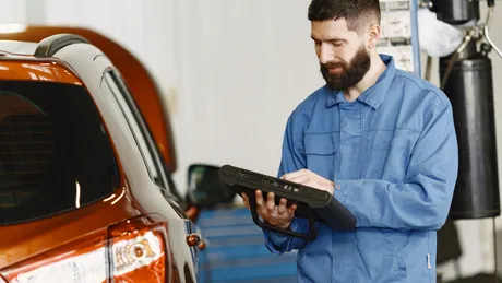 O nouă armă împotriva criminalității cibernetice: SUV hibrid achiziționat de autoritățile române pentru percheziții informatice auto