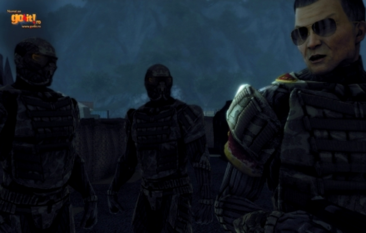 Crysis Warhead - generalul Lee si doi subalterni cu nanosuit