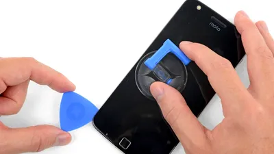 Motorola oferă kit-uri oficiale de reparaţie prin iFixit