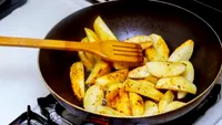 Singurele 4 legume care trebuie neapărat gătite. Dacă le mănânci crude, îți pot distruge sănătatea
