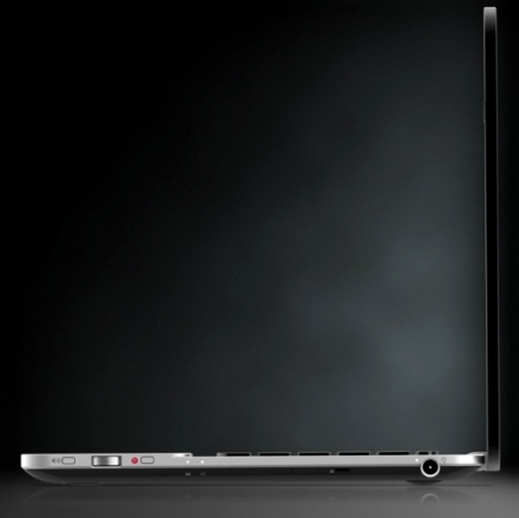 HP Envy 14 Spectre - nu este chiar subţire şi nici uşor