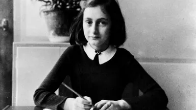 Un fost agent FBI încearcă să afle cine a trădat-o pe celebra Anne Frank, cu ajutorul inteligenţei artificiale
