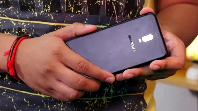 Samsung Galaxy J7+, versiunea dual camera a lui Galaxy J7 (2017), a apărut în imagini de prezentare neoficiale