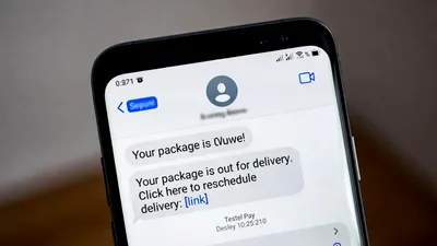 Peste un milion de români au primit SMS-uri frauduloase, în cea mai mare campanie de înșelătorie online din 2026