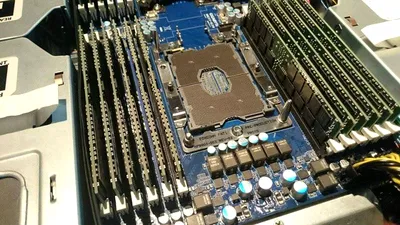 Intel pregăteşte gama de procesoare Xeon Gold, pentru staţii de lucru şi sisteme server