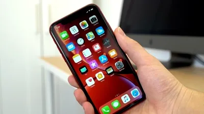 Cum va arăta gama iPhone 2020: ecran cu „breton” mai mic şi Touch ID integrat, camere foto mai performante