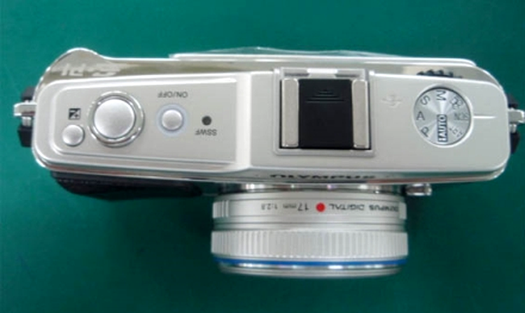 Olympus E-P1ar putea fi cel mai compact aparat profesional de pe piaţă