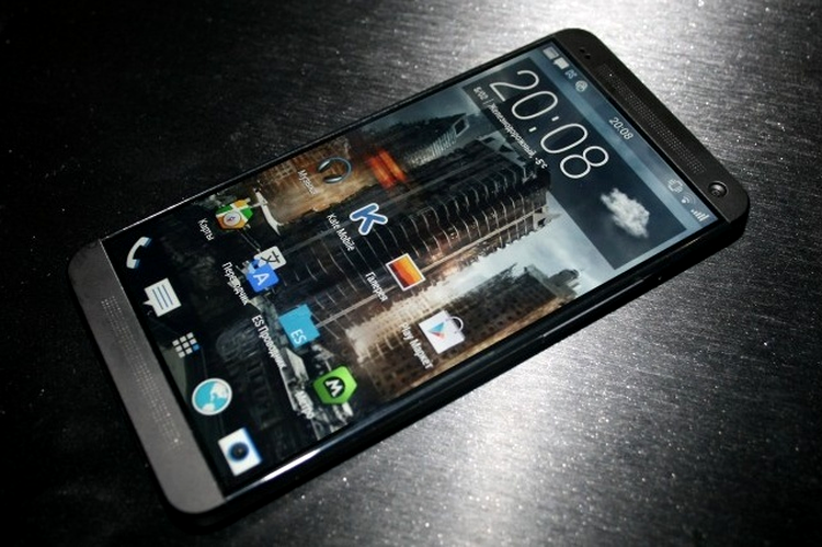 O nouă imagine în care ar trebui să fie viitorul HTC One 2
