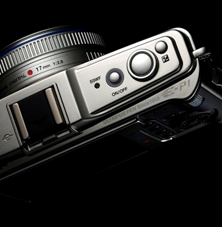 Olympus E-P1 cântăreşte doar 335 g fără baterie