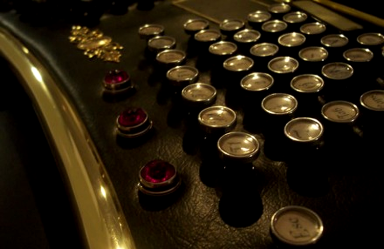 Datamancer Ergo - tastatura unicat in stil Steampunk