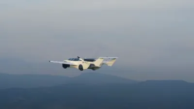 VIDEO: În sfârșit o înregistrare cu o mașină zburătoare care... zboară