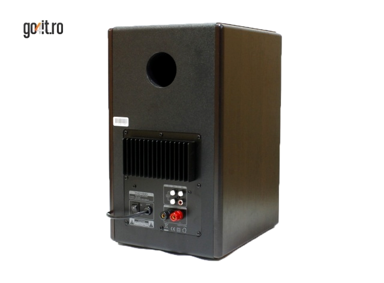 Microlab SOLO 6C - conectorii şi radiatorul