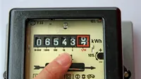 Cum se pot folosi cardurile de energie. Detaliile de pe facturi la care să fie atenți românii cu venituri mici!