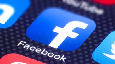 Facebook testează fundaluri adaptive pentru pagina de profil