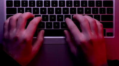 Datele a mii de moldoveni, vândute pe Dark Web: Rusia folosește informațiile în războiul hibrid