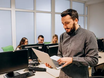 Ministrul interimar al Digitalizării, în contextul atacului de la ANCPI: Când experții de la stat au salarii de trei ori mai mici față de cei din privat, avem o problemă