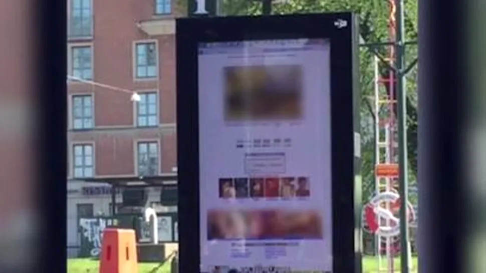 Hackerii au afişat clipuri pentru adulţi pe panoul publicitar electronic dintr-o staţie de autobuz din Suedia