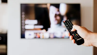 Top 3 Smart TV-uri ieftine la Altex. Redefinește divertismentul acasă fără să depășești prea mult bugetul