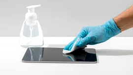 Contakt trece granița: Prima oprire, Praga. Strategia de expansiune europeană a furnizorului român de accesorii GSM