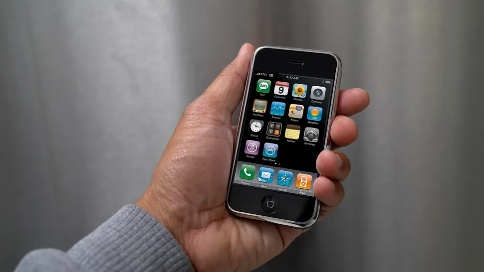 Ziua în care Steve Jobs a schimbat totul: Primul iPhone împlinește 18 ani